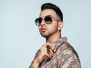 B1wyf Ro6jscr0038402880sl1000jpg — Reggaeton 2021 Cantantes option 19