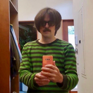 1523618374359937609716974962988032190552005njpg — rivers cuomo lookz option 11
