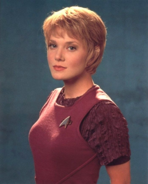 6ccb4f9d5d7f01a7aa6e586b8cde22ba Jennifer Lien Star Terkjpg — Star Trek Cast/Crew Ranker option 5