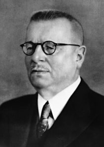 Paasikivijuho Kusti 211x300jpg — Suomen tasavallan presidentit option 7
