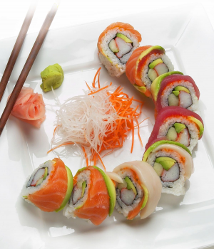 F7e62435baad8e0e17faee7911ce4ac2jpg — Sushi Rolls option 15