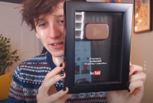 Zz15934380421e72652c46b53043ad170b6115327a38png — Youtube Creator Awards/Play Buttons option 9