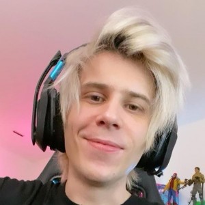 Elrubius2020jpg — YouTubers, Streamers, Vtubers Hispanos 2022/2023 option 14