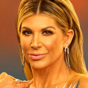 Rhocs18castheadshots1500x1500alexis — Every US Real Housewife option 28