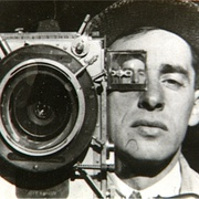 Dziga Vertov — Directores de cine option 174