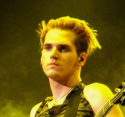 Kobra — Mikey Way Looks/Hairstyles option 20