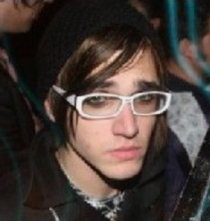 Sex — Mikey Way Looks/Hairstyles option 12
