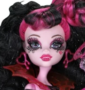 92 G1 — All Draculaura dolls - G1, G2, G3 / Monster high (aug 2026) option 13