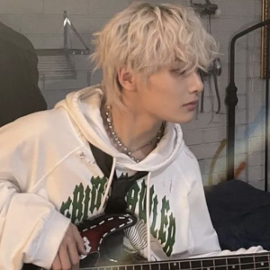 Zzzo0m 1jpg — straykids hairstyle era's option 5