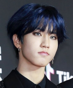 Han Jisung Stray Kids At Mama 2018 Straykids Iamyoujpg — straykids hairstyle era's option 28
