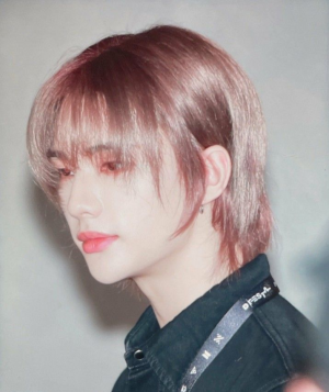 Hyunjinjpg — straykids hairstyle era's option 35