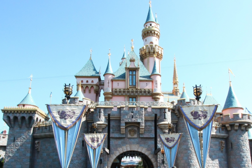 Create a Disneyland Rides Tier List - TierMaker